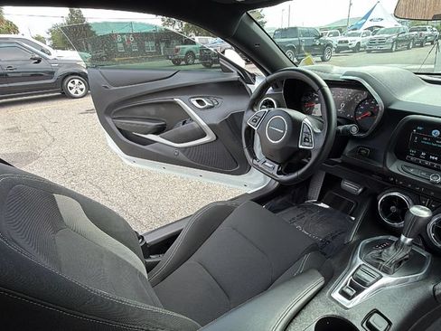 Used 2016 Chevrolet Camaro SS RWD image 28