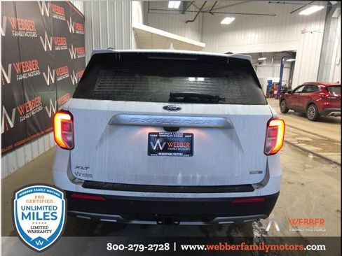 Used 2020 Ford Explorer XLT w/ Equipment Group 202A image 5