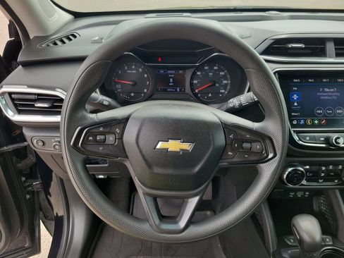Used 2021 Chevrolet TrailBlazer LT w/ Convenience Package FWD image 20