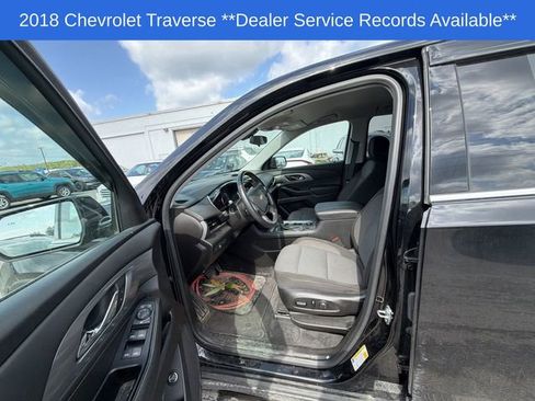 Used 2018 Chevrolet Traverse LT AWD/4WD image 2
