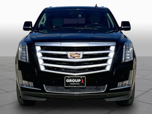 Used 2019 Cadillac Escalade Premium Luxury RWD image 4