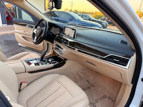 Used 2016 BMW 740i image 16