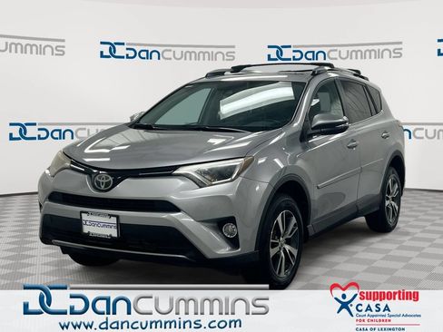Used 2017 Toyota RAV4 XLE AWD/4WD image 1