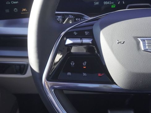 Used 2026 Cadillac Vistiq Luxury image 12