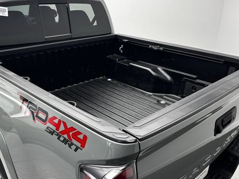 Used 2022 Toyota Tacoma TRD Sport AWD/4WD image 12