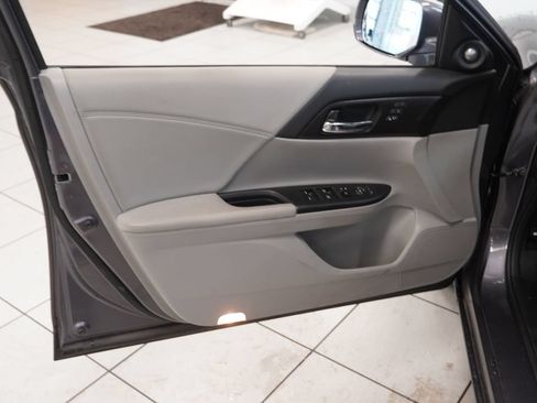 Used 2015 Honda Accord EX-L image 6
