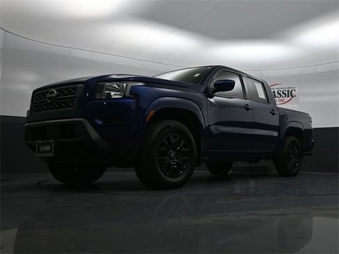 Used 2023 Nissan Frontier SV image 25