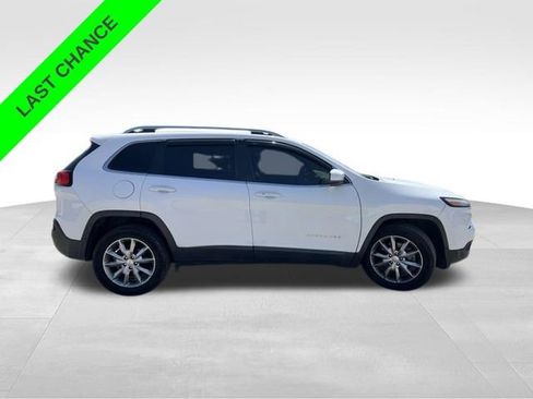 Used 2018 Jeep Cherokee Limited FWD image 7