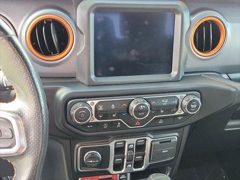 Certified 2022 Jeep Gladiator Mojave w/ LED Lighting Group AWD/4WD image 27