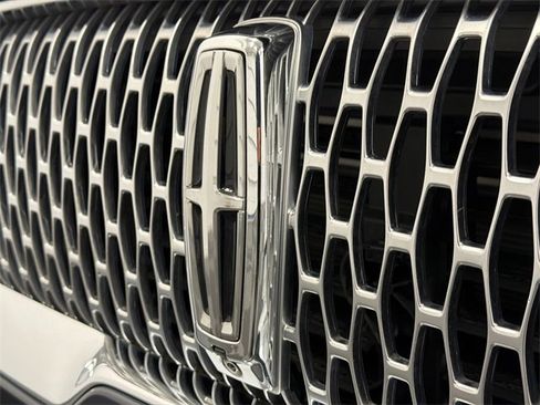 Used 2022 Lincoln Aviator Reserve w/ Equipment Group 201A image 14