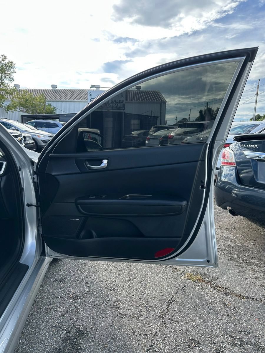 Used 2019 Kia Optima EX w/ EX Premium Package FWD image 9