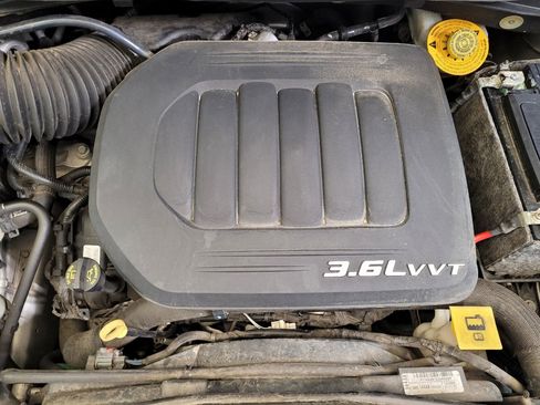 Used 2018 Dodge Grand Caravan SXT FWD image 30