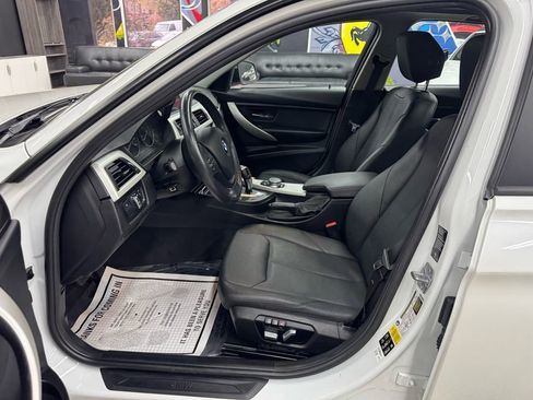 Used 2018 BMW 320i xDrive Sedan w/ Convenience Package image 10