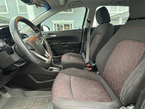 Used 2018 Chevrolet Sonic LT w/ Convenience Package image 9