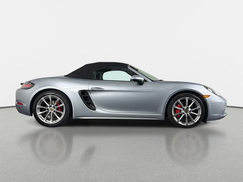 Used 2017 Porsche 718 Boxster S RWD image 2