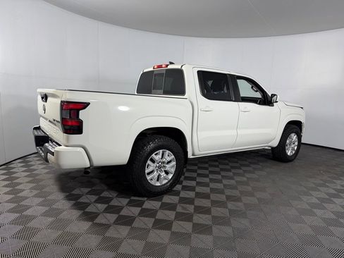 Used 2022 Nissan Frontier SV image 6