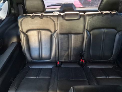 Used 2022 Jeep Wagoneer Series III AWD/4WD image 9