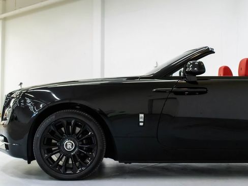 Used 2020 Rolls-Royce Dawn RWD image 27