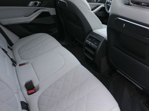 Used 2024 BMW X5 xDrive40i AWD/4WD image 36