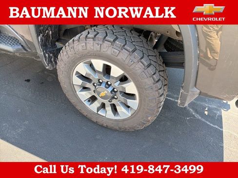 Used 2022 Chevrolet Silverado 2500 Custom w/ Custom Convenience Package AWD/4WD image 19