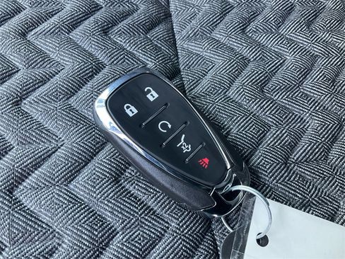 Used 2023 Chevrolet Equinox LT image 38