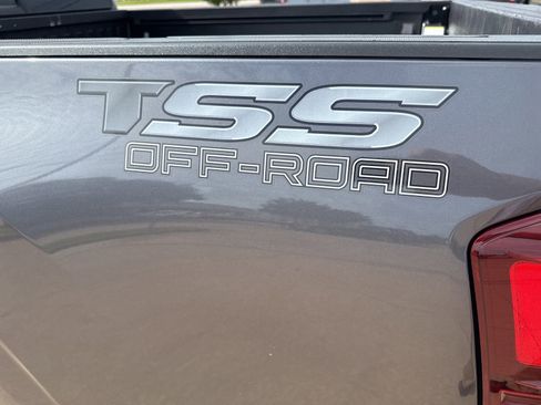 Used 2022 Toyota Tacoma SR w/ SR Convenience Package RWD image 9