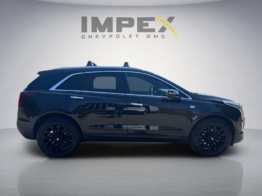 Used 2026 Cadillac XT5 Premium Luxury w/ LPO, ONYX Package FWD image 6