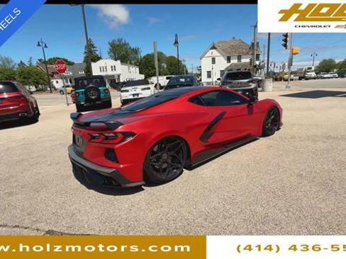 Used 2022 Chevrolet Corvette Stingray Premium Cpe w/ Z51 Performance Package RWD image 9