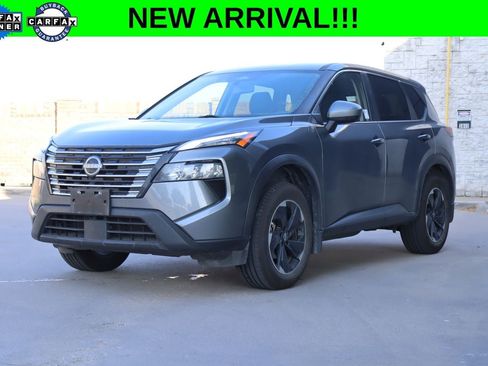 Used 2024 Nissan Rogue SV FWD image 1