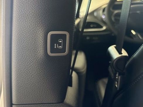 New 2026 Chrysler Pacifica Select image 19