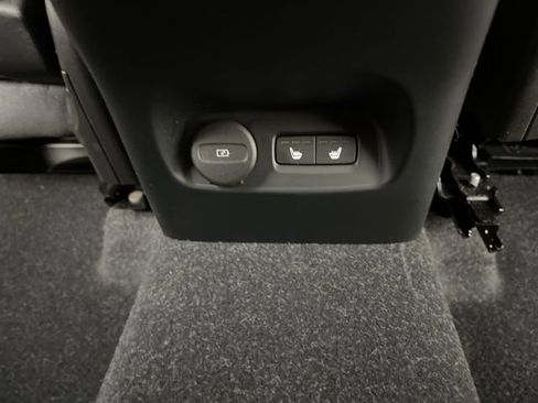 Used 2023 Volvo XC40 B5 Plus w/ Driver Assist Package AWD/4WD image 44