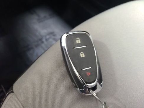 Used 2019 Chevrolet Equinox LS w/ LS Convenience Package FWD image 32