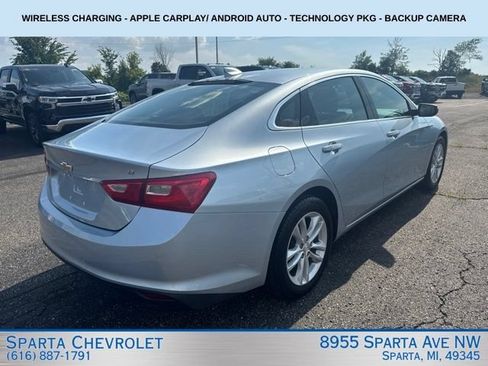 Used 2017 Chevrolet Malibu LT FWD image 3