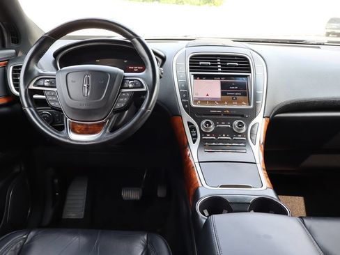 Used 2019 Lincoln Nautilus Select AWD/4WD image 6