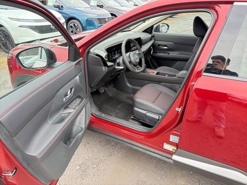 New 2026 Nissan Kicks SR w/ Cold Weather Package image 5