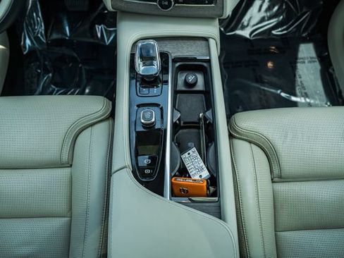 Certified 2023 Volvo XC90 T8 Ultimate AWD/4WD image 26