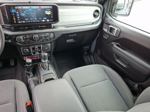 Used 2026 Jeep Wrangler Unlimited Sport AWD/4WD image 17