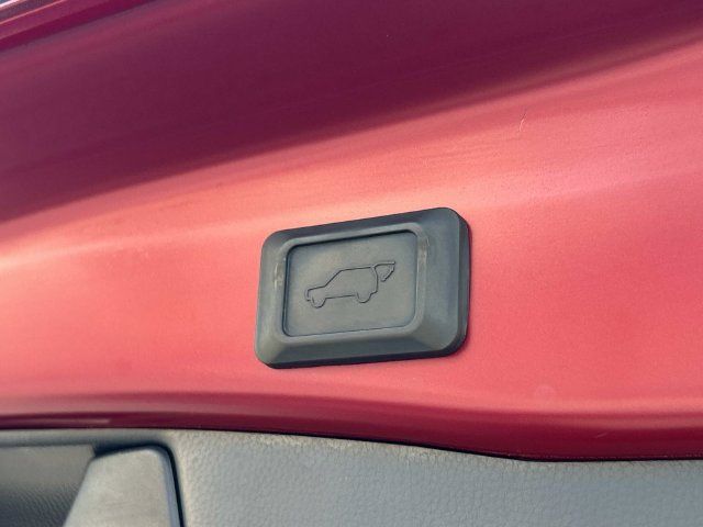 Used 2019 Toyota RAV4 XLE w/ Convenience Package AWD/4WD image 13