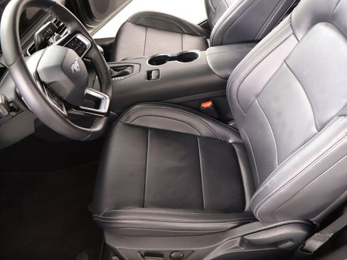 Used 2025 Ford Mustang GT Premium image 11