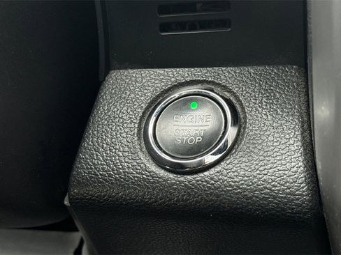 Used 2016 Ford F150 Platinum w/ Equipment Group 701A Luxury image 19