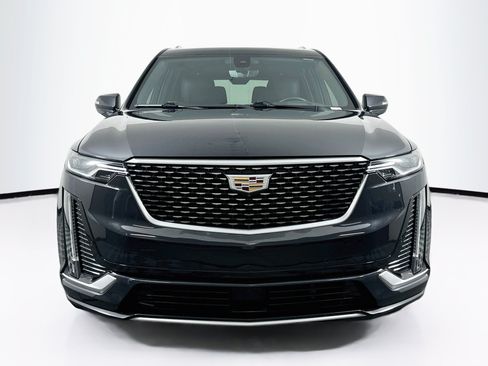 Used 2020 Cadillac XT6 Premium Luxury AWD/4WD image 2