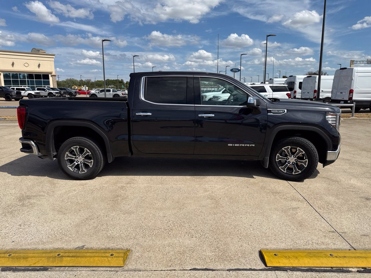 Used 2026 GMC Sierra 1500 SLT RWD image 17