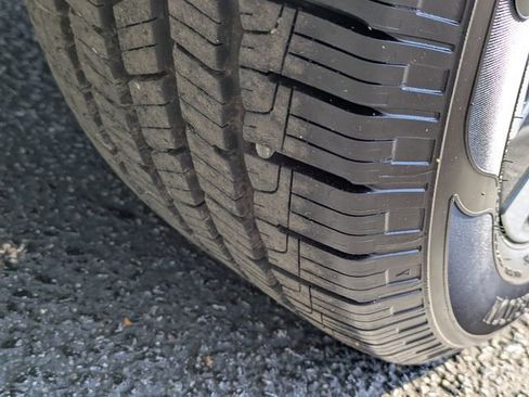 Used 2023 Nissan Rogue SL image 13