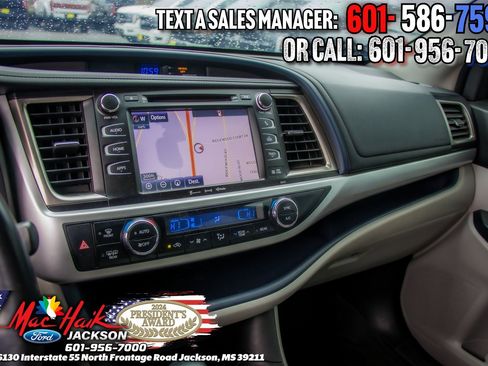 Used 2018 Toyota Highlander XLE image 16