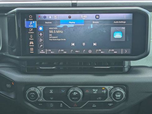 Used 2024 Jeep Wrangler Unlimited Sport AWD/4WD image 18