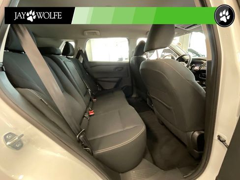 Used 2024 Nissan Rogue S AWD/4WD image 20