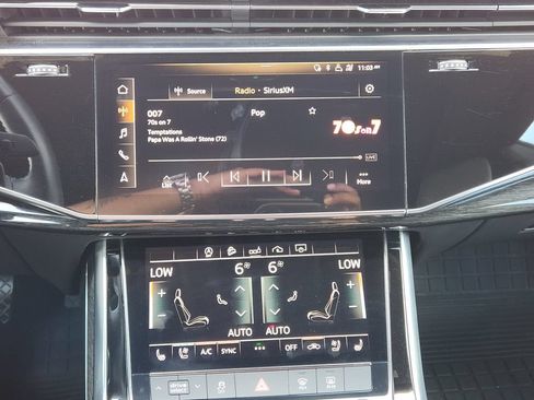 Used 2020 Audi Q8 Premium Plus w/ Premium Plus Package AWD/4WD image 17