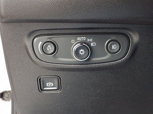 Used 2018 GMC Terrain Denali w/ LPO, 'HIT The Road' Package AWD/4WD image 17