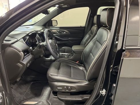Certified 2022 Chevrolet Traverse Premier w/ Redline Edition image 25