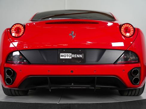 Used 2012 Ferrari California image 24